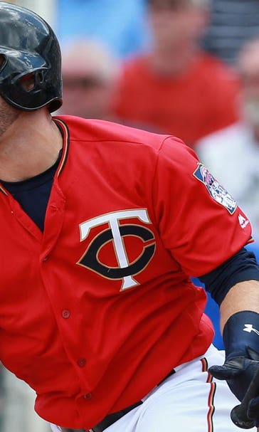Dozier out of Twins' lineup with sore hamstring